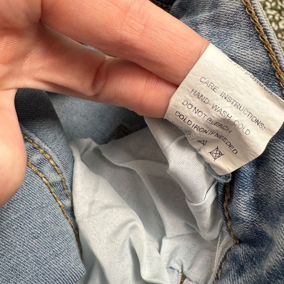 NWT Lizette Collection Jeans with Rhinestone Hearts - Picture 10 of 11